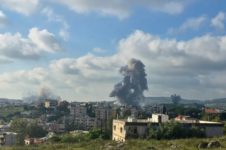 مقتل 12 شخصاً على الأقل في هجمات إسرائيلية على جنوب لبنان رغم وقف إطلاق النار