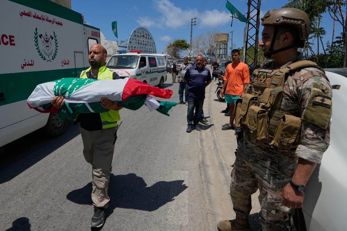 تقدم إسرائيلي في جنوب لبنان وسط محادثات أمريكية لإحياء وقف إطلاق النار