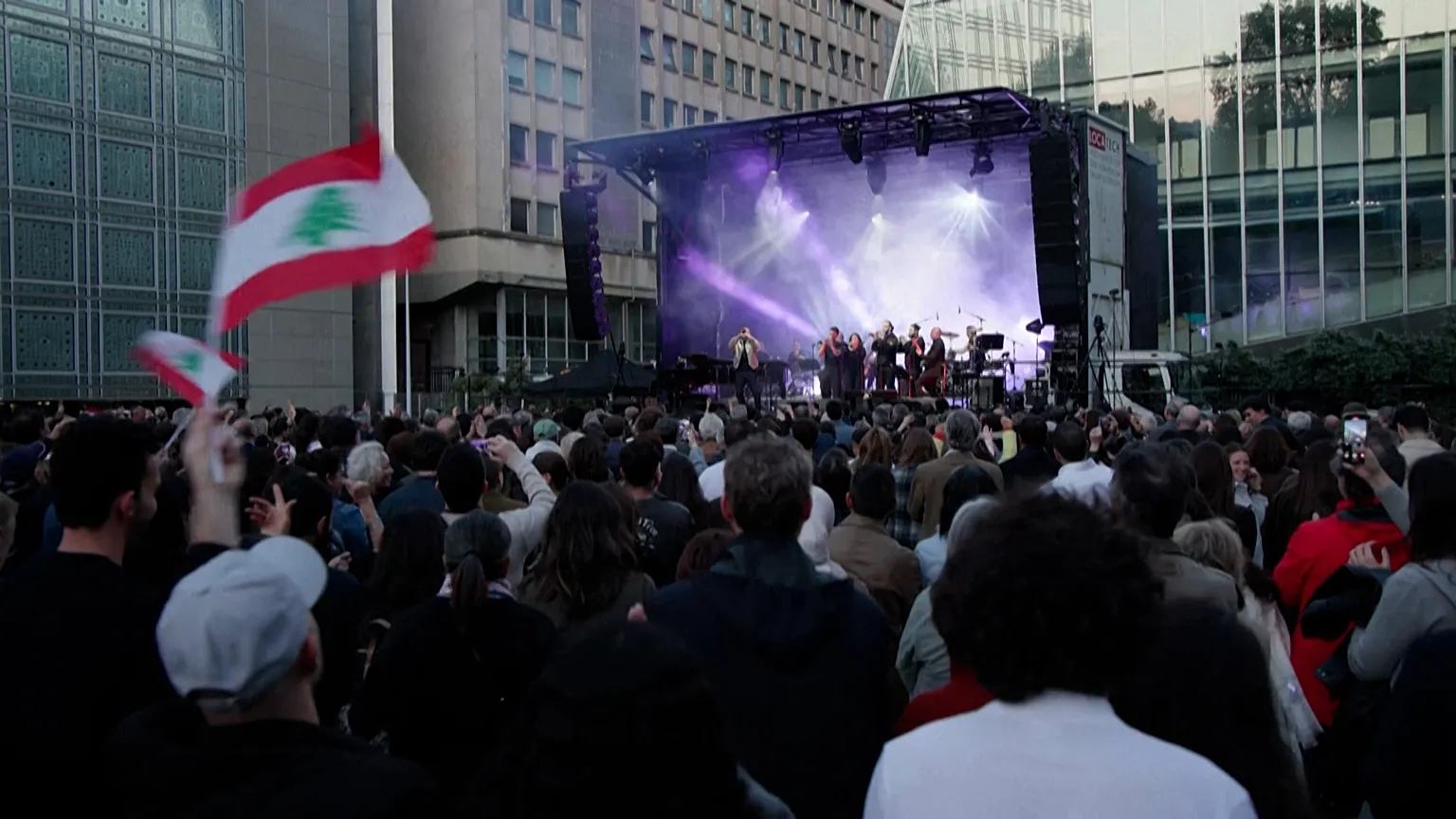 حفل خيري في باريس يجمع فنانين ومغتربين لدعم لبنان