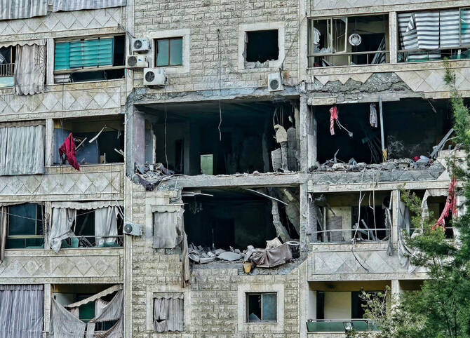 مخيمات اللاجئين الفلسطينيين في لبنان: ملاذات آمنة تحت وطأة أزمة الخدمات وتصاعد النزوح