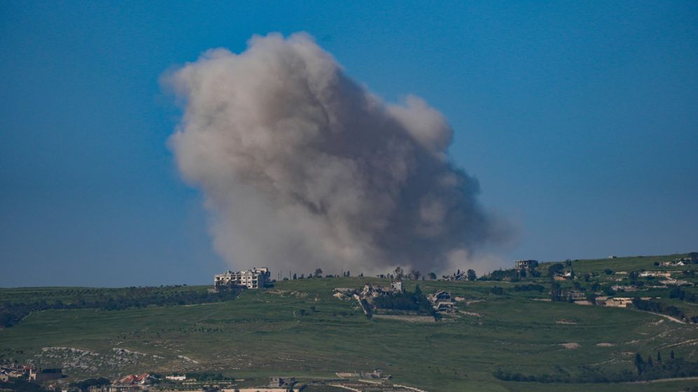 مقتل ثلاثة أشخاص في غارة إسرائيلية على جنوب لبنان وتحذيرات إخلاء في الجنوب