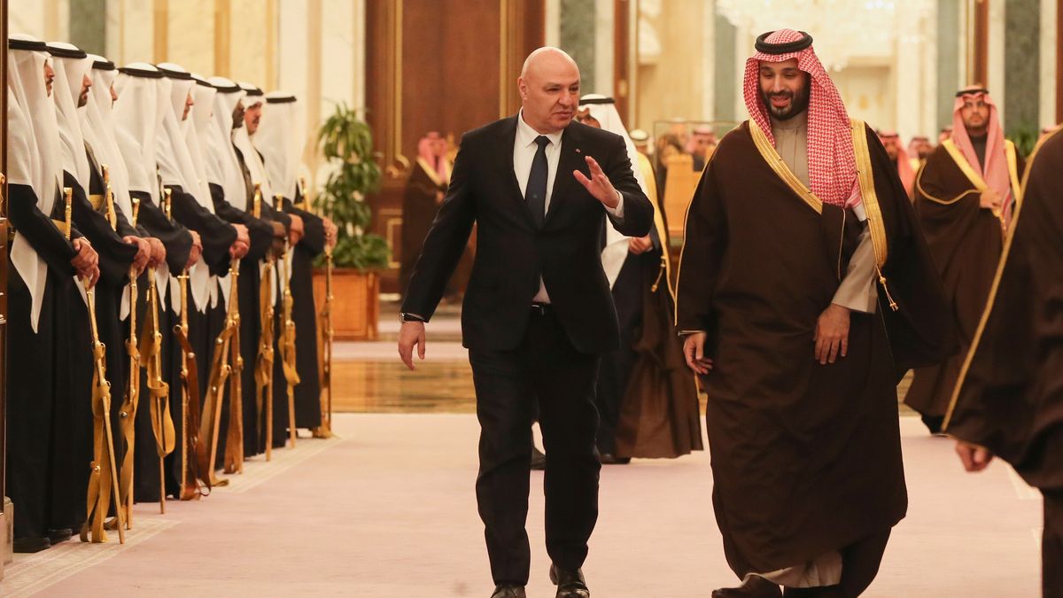 السعودية ترفع حظر الاستيراد عن لبنان: خطوة نحو تطبيع العلاقات
